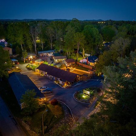 Cedarwood Inn 亨德森维尔 外观 照片