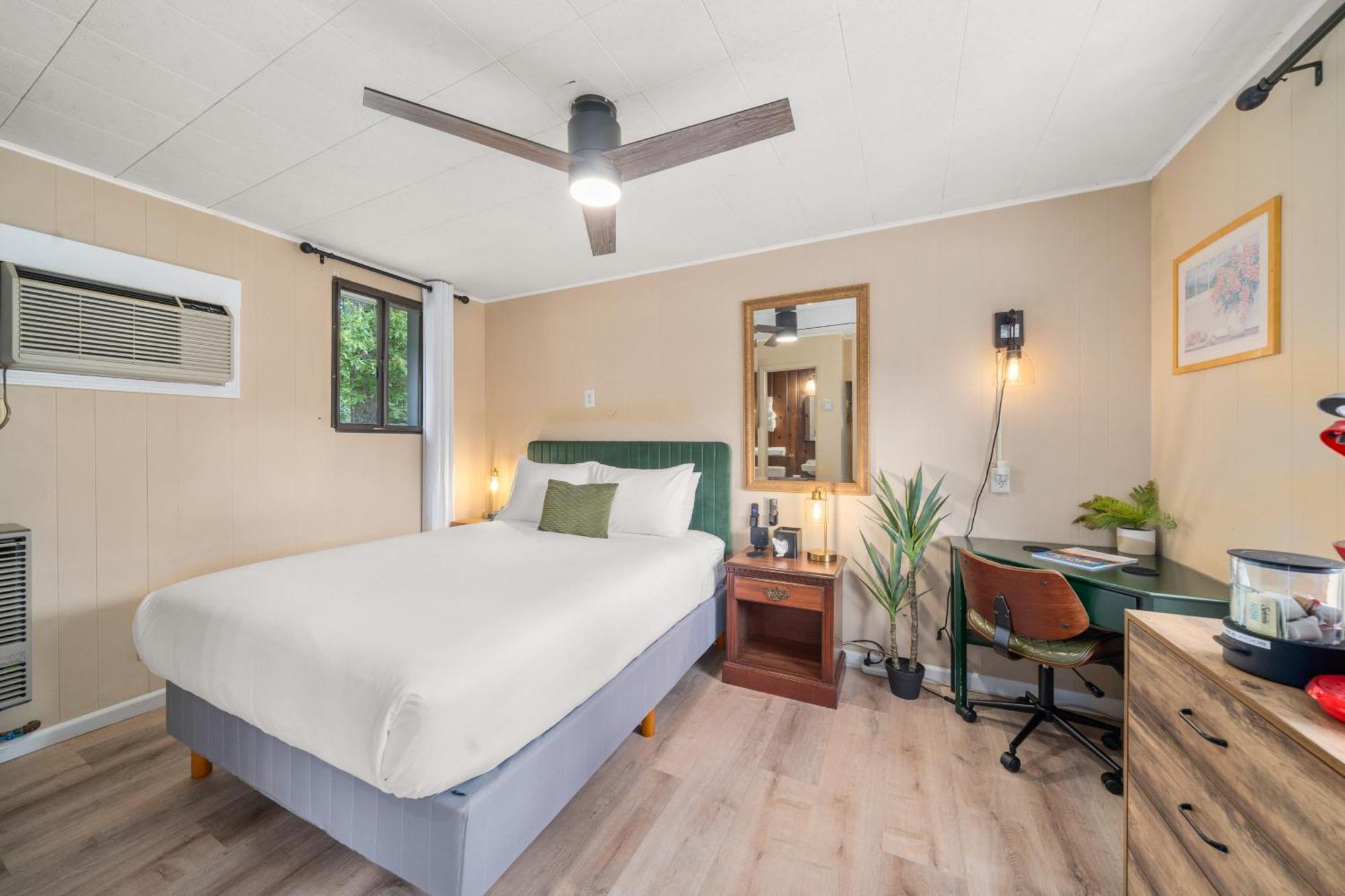 Cedarwood Inn 亨德森维尔 外观 照片