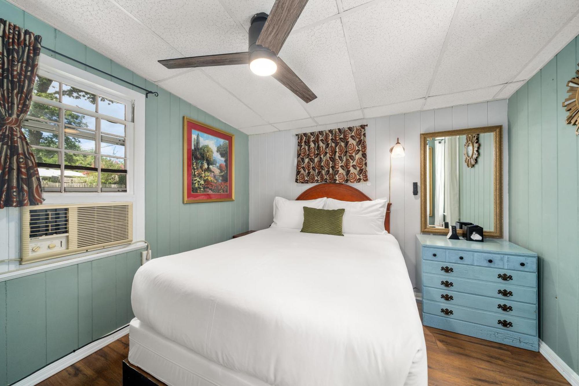 Cedarwood Inn 亨德森维尔 外观 照片