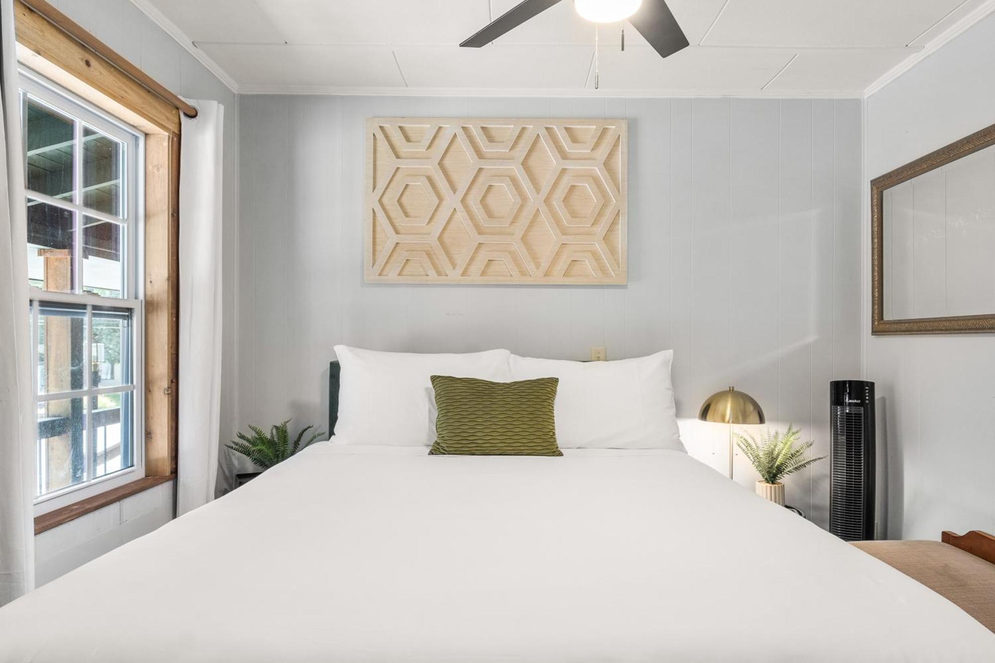 Cedarwood Inn 亨德森维尔 外观 照片