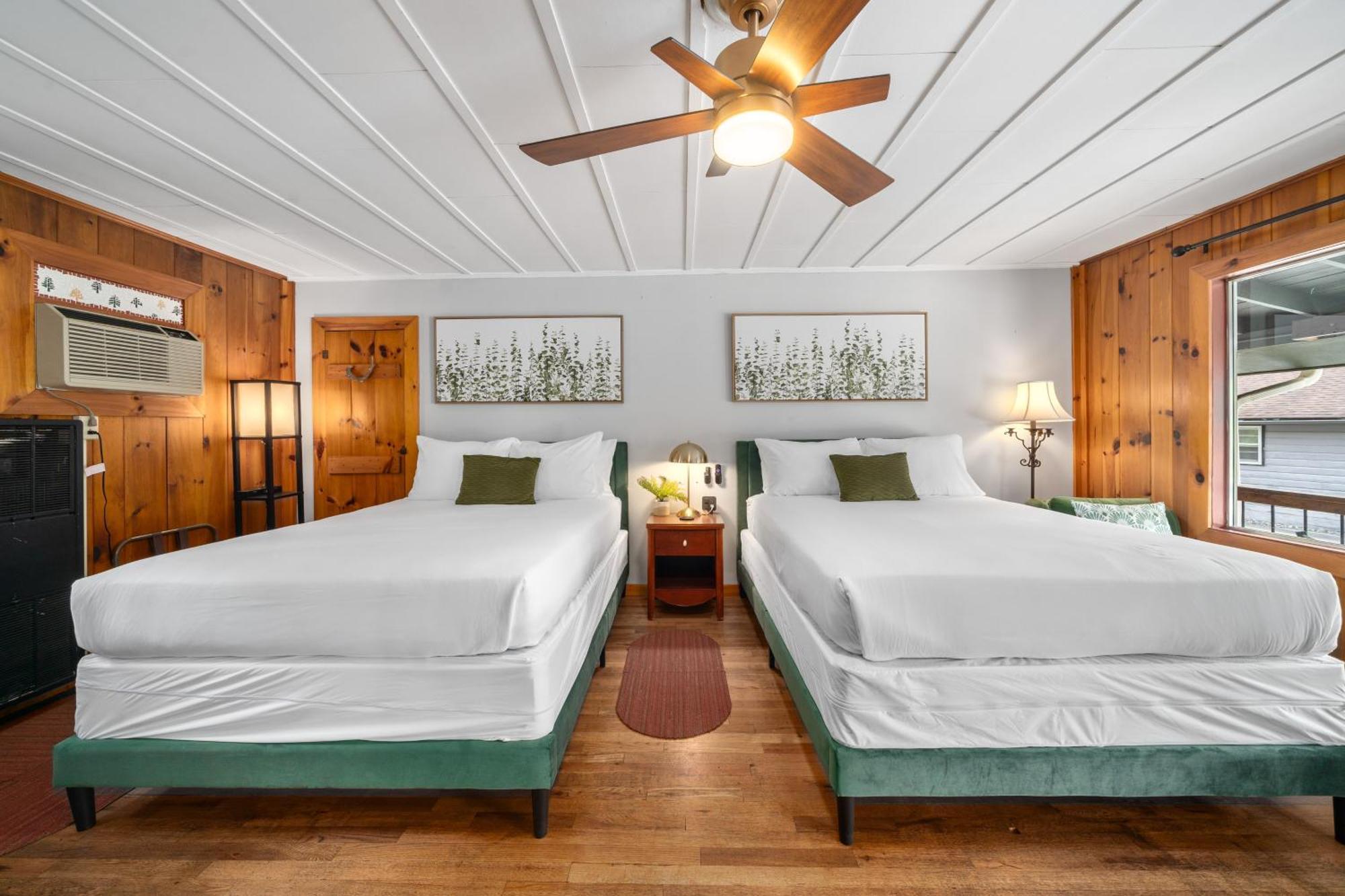 Cedarwood Inn 亨德森维尔 外观 照片