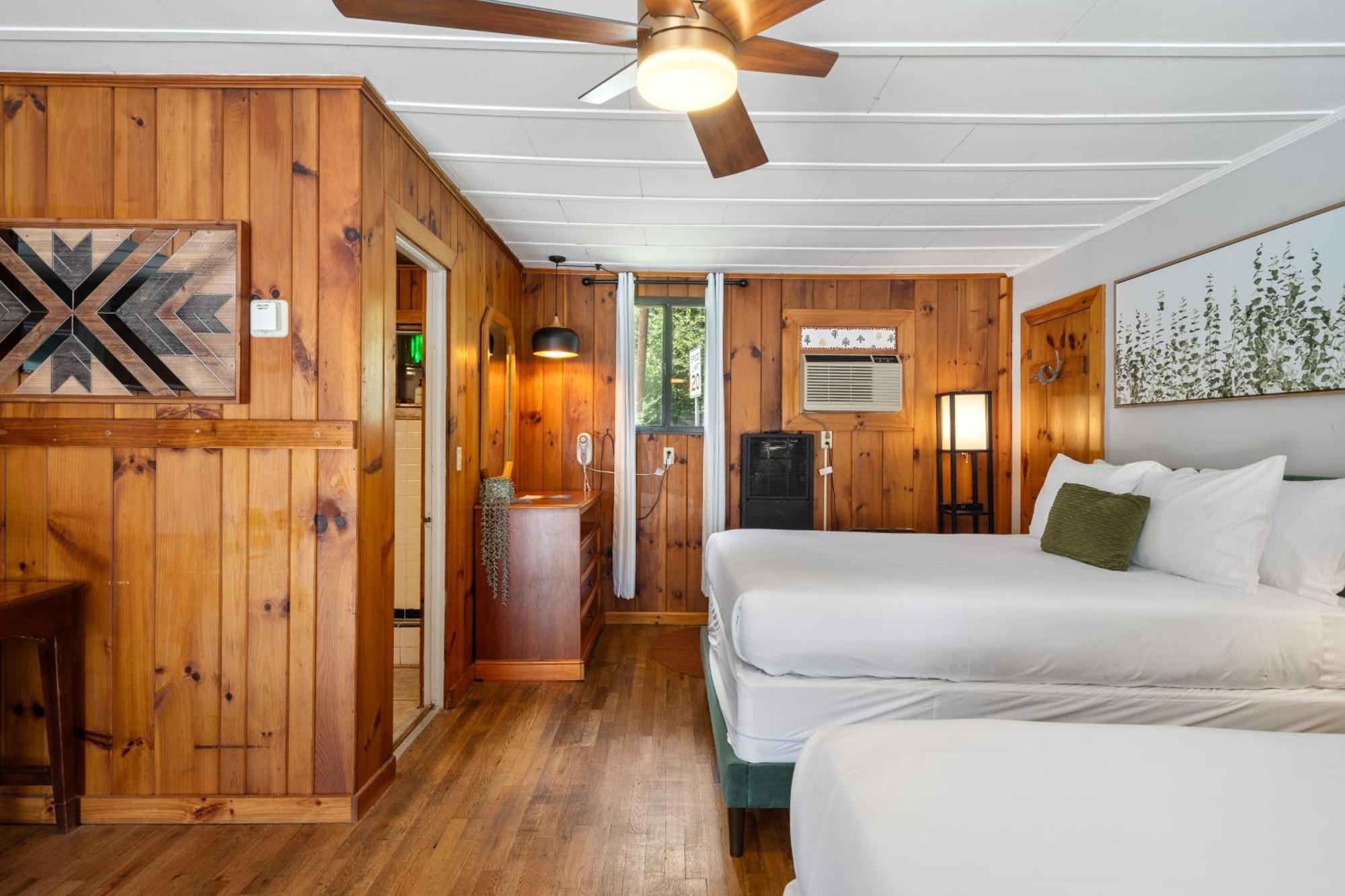 Cedarwood Inn 亨德森维尔 外观 照片